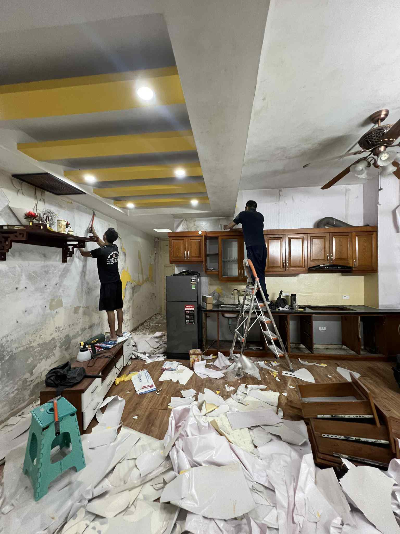 Tường Nhà Bị Thấm Nước? 7 Dấu Hiệu Cho Thấy Bạn Cần Xử Lý Ngay