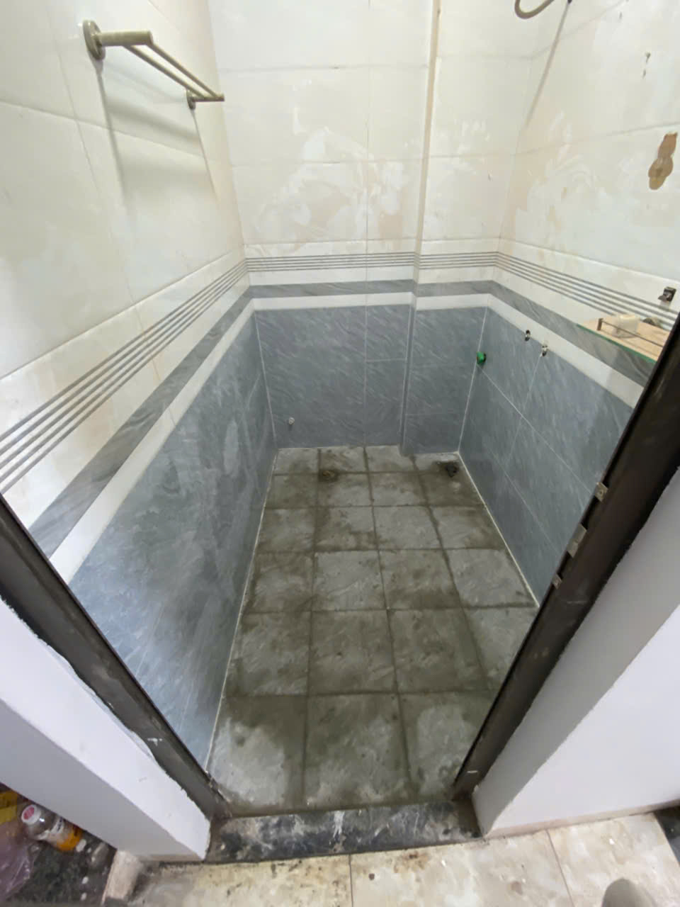 Chống Thấm Nhà Vệ Sinh: Giải Pháp Triệt Để Ngăn Thấm Dột Xuống Tầng Dưới 2